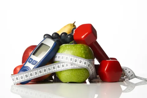 Blood sugar test and fruits 