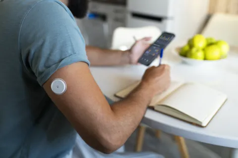 Flash Monitoring Added to GLP-1RA Shows Greater HbA1c Reduction