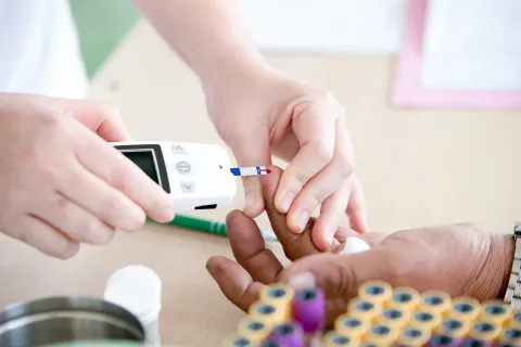 Elevated Lp(a) and Diabetes Linked to Higher CAD Mortality