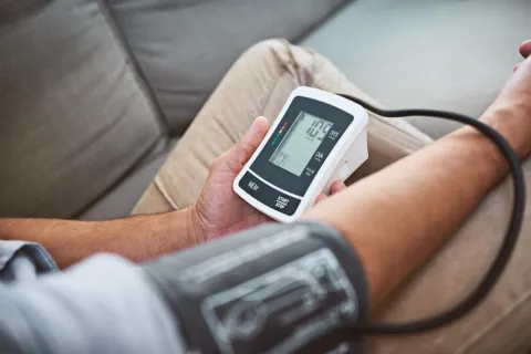 Higher SBP on ABPM Marks Carotid Plaque Risk in T2DM